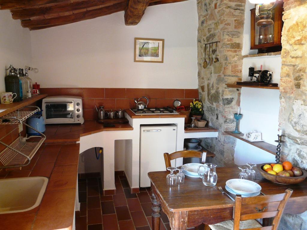 Podere Patrignone Pensionat Castellina in Chianti Rum bild